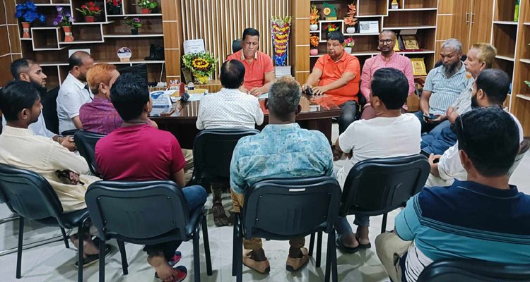 শায়েস্তাগঞ্জে আসন্ন দুর্গাপূজা উপলক্ষে সাংবাদিকদের সঙ্গে ওসির মতবিনিময়