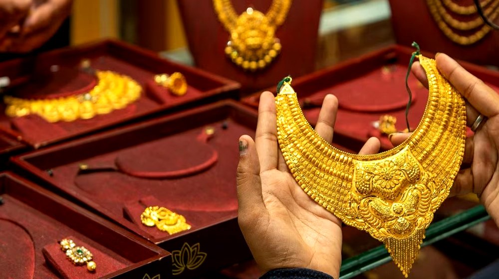 স্বর্ণের নতুন দাম আজ থেকে কার্যকর, টানা ২ দফায় বাড়ল কত?