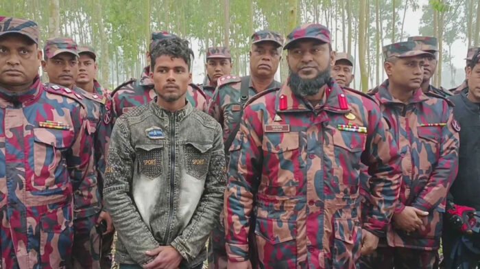 সীমান্ত থেকে নিয়ে যাওয়া বাংলাদেশিকে ফেরত দিয়েছে বিএসএফ