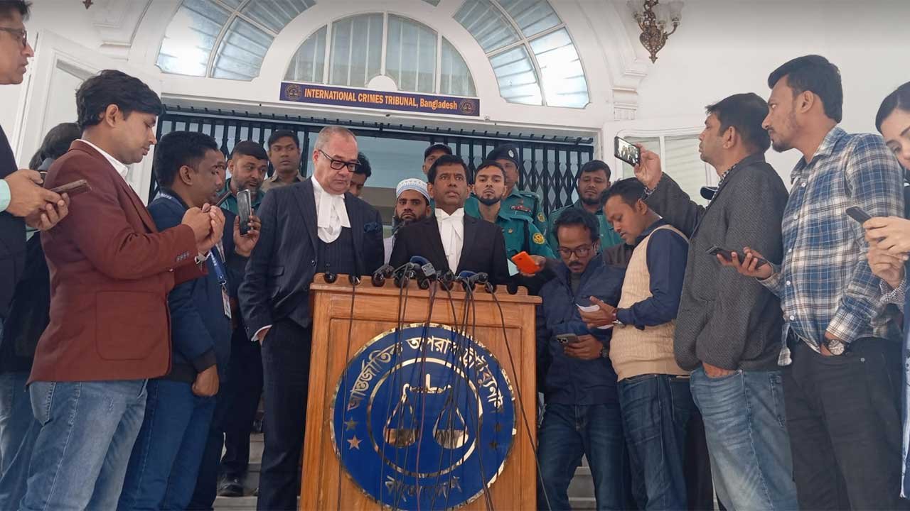 ৬ পুলিশ সদস্য ও দুই আওয়ামী লীগ নেতার বিরুদ্ধে গ্রেপ্তারি পরোয়ানা