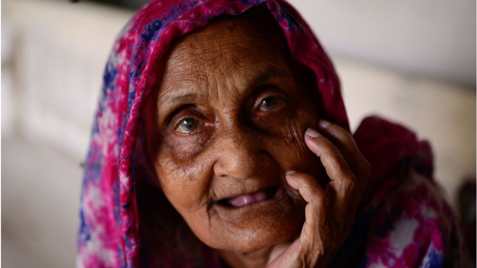 বয়স্কদের যেভাবে সংক্রামক রোগ থেকে সাবধানে রাখবেন