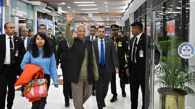 সুইজারল্যান্ডের উদ্দেশে ঢাকা ছেড়েছেন প্রধান উপদেষ্টা