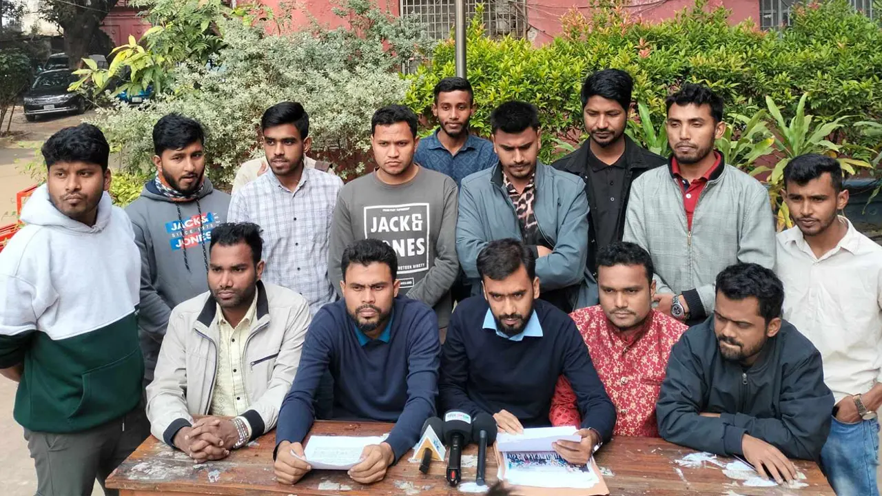 কেন্দ্রীয় ছাত্রদল সভাপতি-সম্পাদকের পদত্যাগ চায় কবি নজরুল কলেজ ছাত্রদল