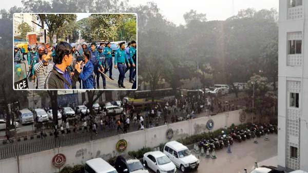 সচিবালয় গেটে পুলিশের সঙ্গে আন্দোলনকারীদের ধাওয়া-পাল্টা