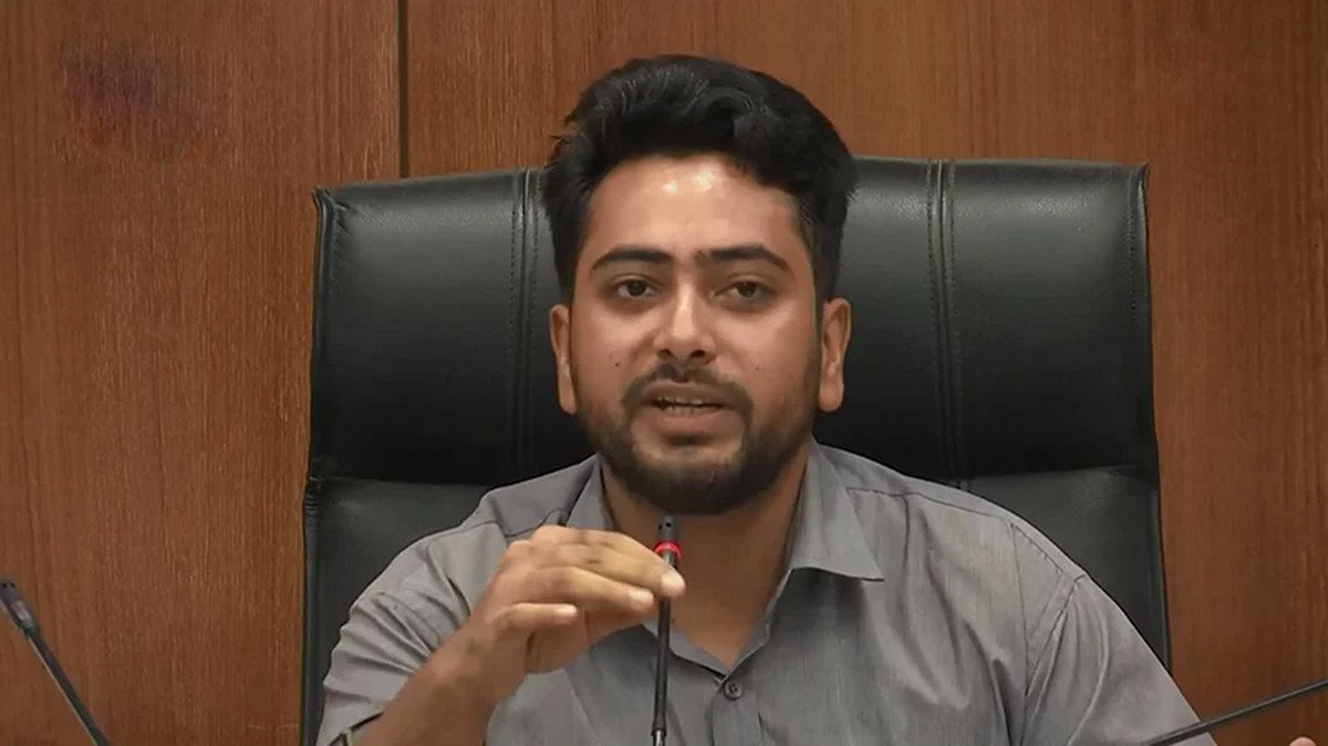 চলতি মাসেই পদত্যাগ করতে পারেন উপদেষ্টা নাহিদ