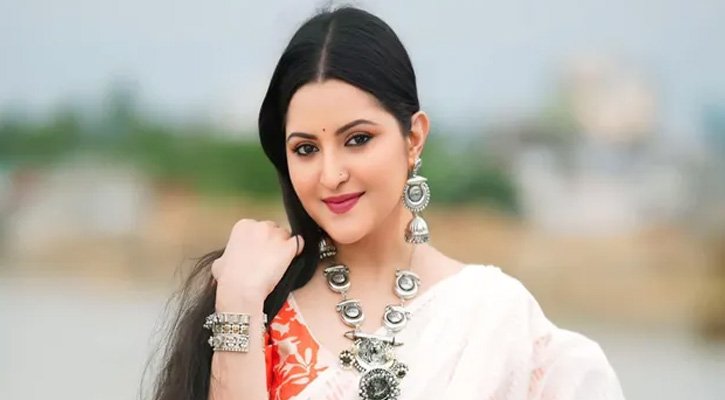 তাকে সঙ্গে নিয়েও দুনিয়া জয় করা যায়