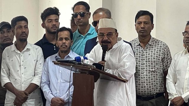 নির্বাচন আদায় করতে জনগণকে যেন রাস্তায় গুলি খেয়ে মরতে না হয়