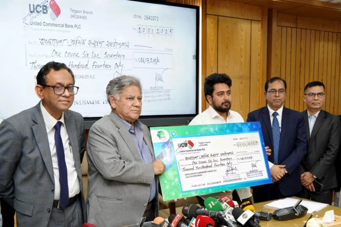 শ্রমিক কল্যাণ ফাউন্ডেশনে ১ কোটি ৬ লাখ টাকার চেক হস্তান্তর করলেন উপদেষ্টা নাহিদ