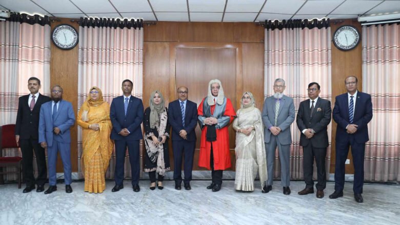 পিএসসির নতুন ৭ সদস্যকে শপথ পড়ালেন প্রধান বিচারপতি