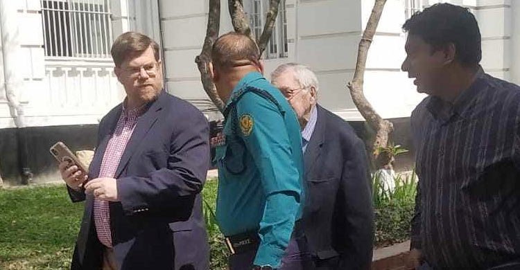 আন্তর্জাতিক অপরাধ ট্রাইব্যুনাল পরিদর্শনে মার্কিন সাবেক ২ রাষ্ট্রদূত