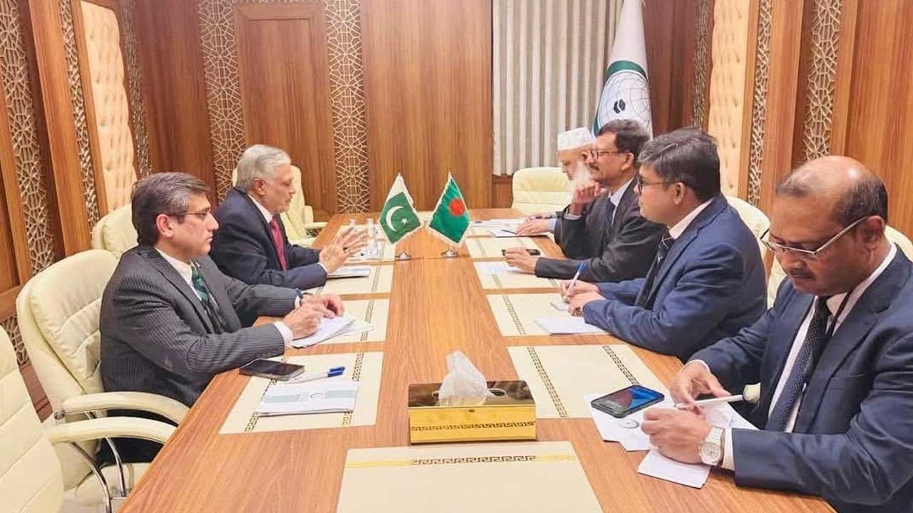 জেদ্দায় পাকিস্তানের পররাষ্ট্রমন্ত্রীর সঙ্গে তৌহিদ হোসেনের বৈঠক