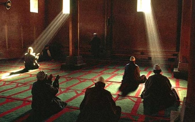 খতমে তারাবী পড়তে ইতিকাফকারী অন্য মসজিদে যেতে পারবে?