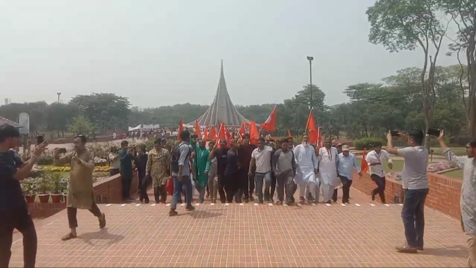 স্মৃতিসৌধে আ. লীগের ঝটিকা মিছিল, উপস্থিত জনতার ধাওয়া, আটক ৩