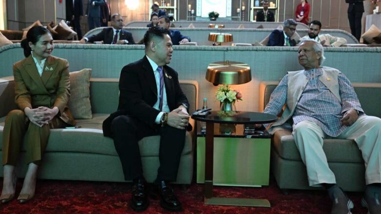 প্রধান উপদেষ্টার সঙ্গে সাক্ষাৎ করলেন দুই থাই মন্ত্রী