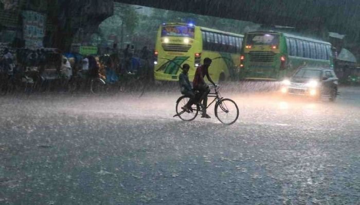 রাতের মধ্যে যেসব অঞ্চলে ৬০ কি.মি. বেগে ঝড় হতে পারে