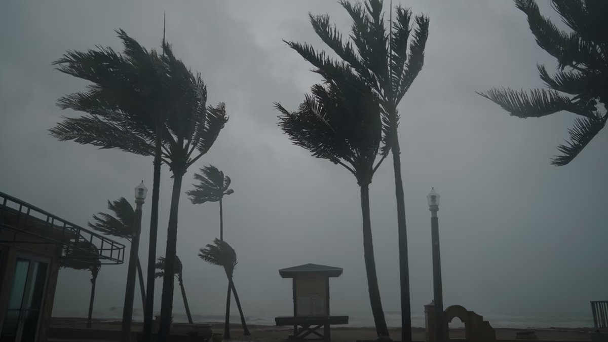 ঢাকাসহ ১৪ অঞ্চলে মধ্যরাতের মধ্যে ৬০ কিলোমিটার বেগে ঝড়ের আভাস