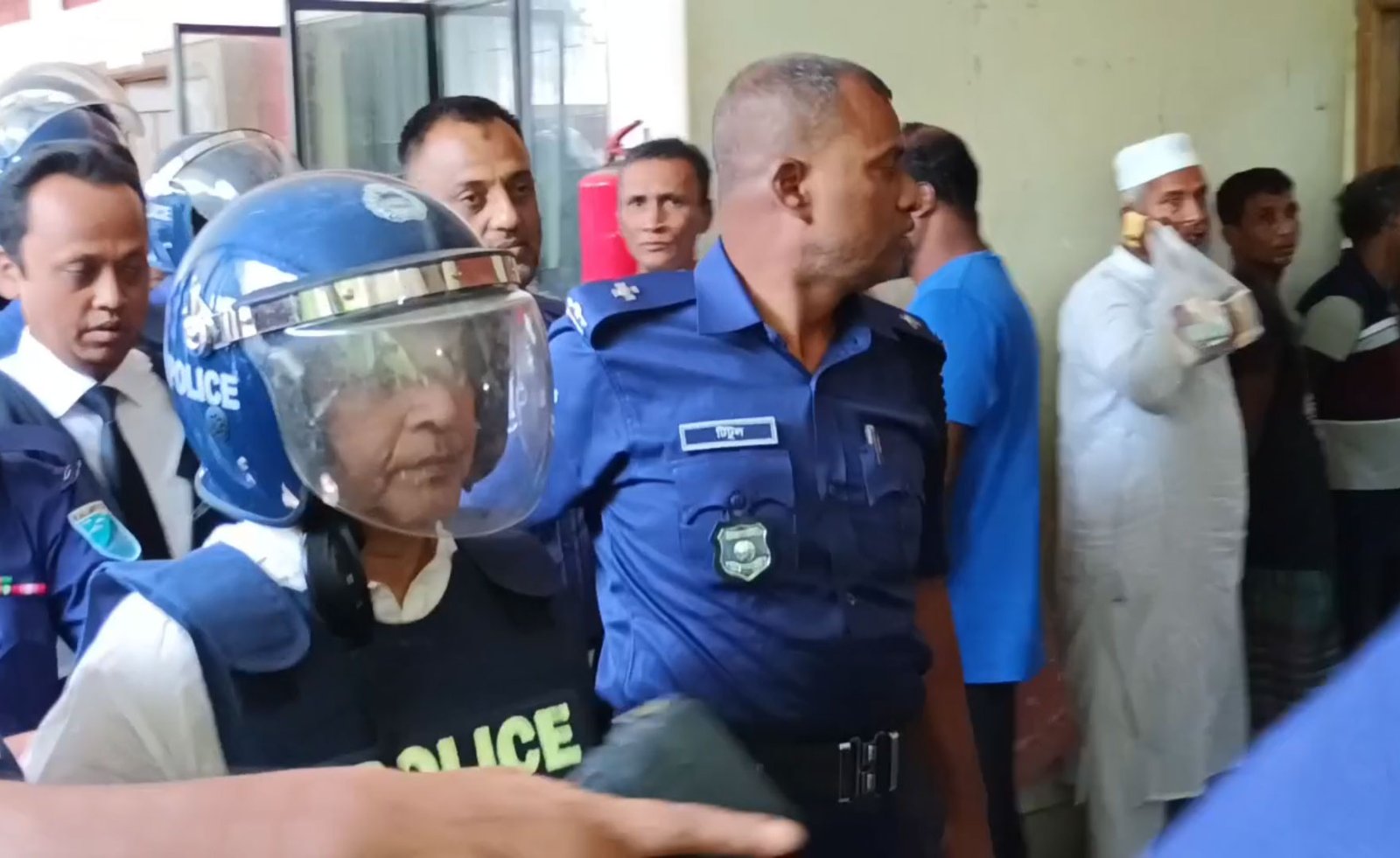 রাজবাড়ীর সাবেক এমপি কেরামত আলী দুই দিনের রিমান্ডে