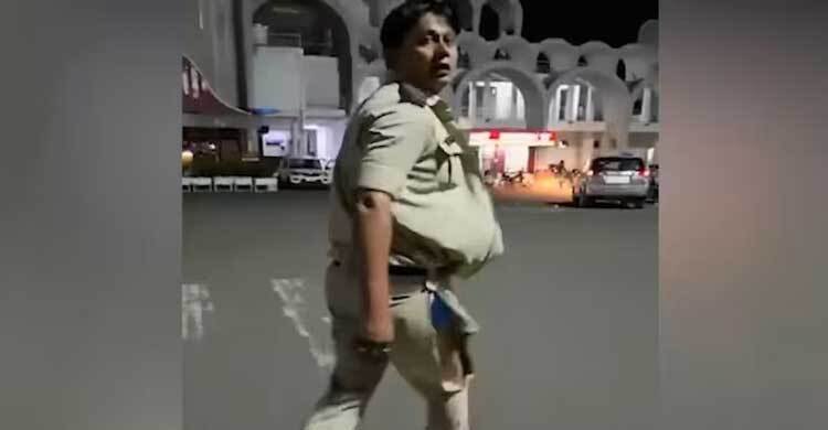 ভারতে পুলিশ বাহিনীর সংখ্যালঘু সম্প্রদায়ের সদস্যের ওপর হামলা