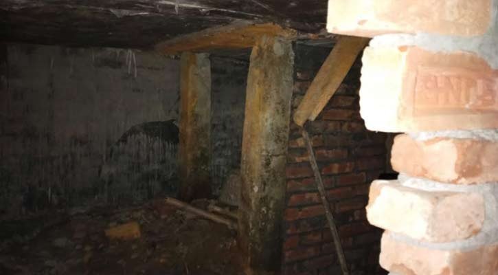 সিরাজগঞ্জে ‘ব্যক্তিগত আয়নাঘর’,পাঁচ মাস পর সুড়ঙ্গ খুঁড়ে বের হলেন দুজন