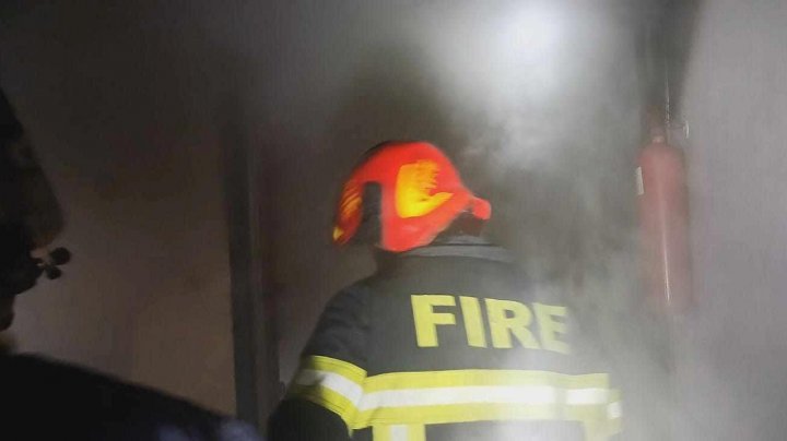 গাজীপুরে ঝুটের গুদামে অগ্নিকাণ্ড, নিয়ন্ত্রণে কাজ করছে ফায়ার সার্ভিস