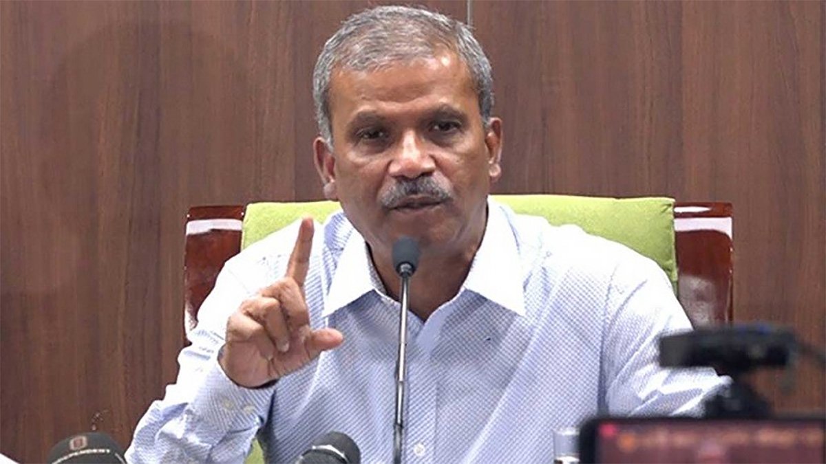 সাবেক রাষ্ট্রপতির দেশত্যাগ নিয়ে যা বললেন আসিফ নজরুল