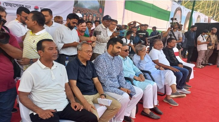 চট্টগ্রামে বিএনপির তারুণ্যের সমাবেশে যোগ দিলেন ক্রিকেটার তামিম ইকবাল