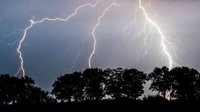 ব্রাহ্মণবাড়িয়ায় একদিনে বজ্রপাতে প্রাণ গেল ৫ জনের