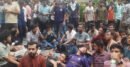 কাকরাইলে এখনও বন্ধ যান চলাচল, সড়কে জগন্নাথের শিক্ষার্থীরা