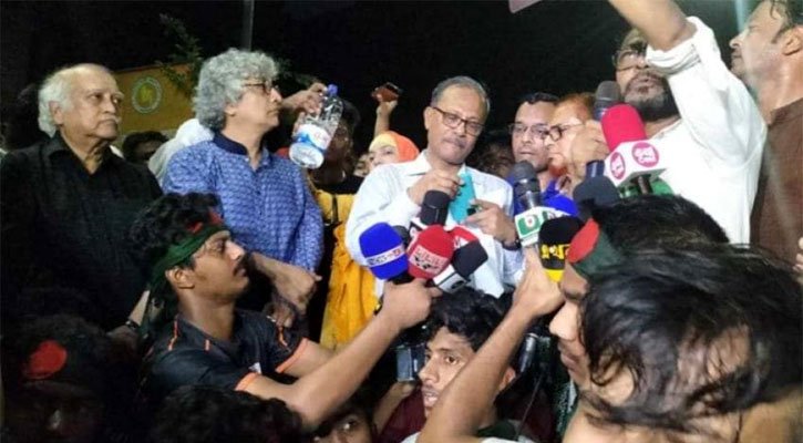 দাবি মেনে নেওয়ায় জবি শিক্ষার্থীদের আন্দোলন প্রত্যাহার