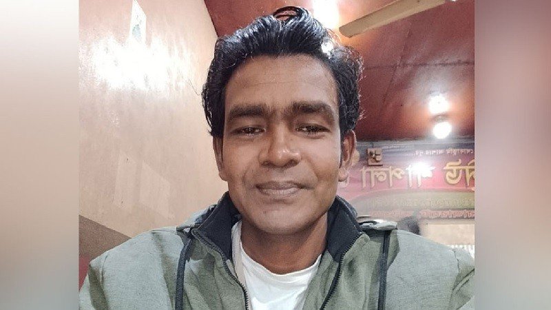 ফেসবুকে উপদেষ্টাকে নিয়ে পোস্ট, শিক্ষক সাময়িক বরখাস্ত