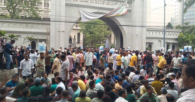 টানা চতুর্থ দিনের মতো নগরভবন ঘেরাও ইশরাক সমর্থকদের