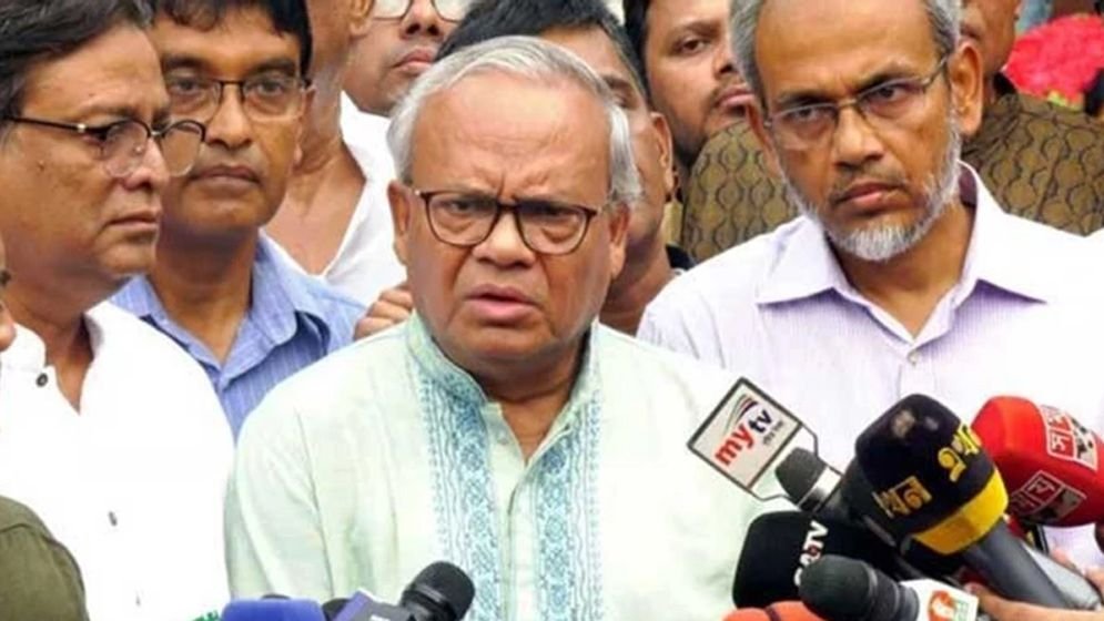 নাতির বয়সী উপদেষ্টাদের কারণে ড. ইউনূসের ভুল হচ্ছে