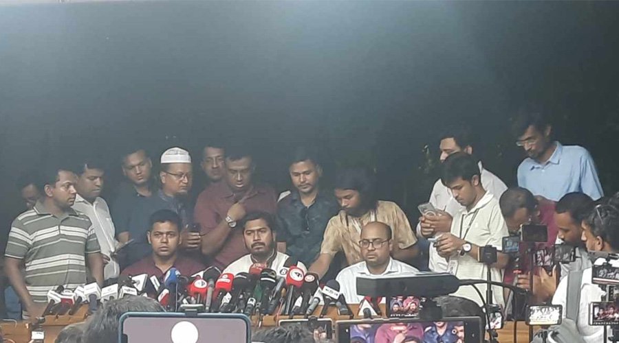 দুই উপদেষ্টাকে পদত্যাগের দিকে নিয়ে যাওয়া সরকারের জন্য ভালো দিক হবে