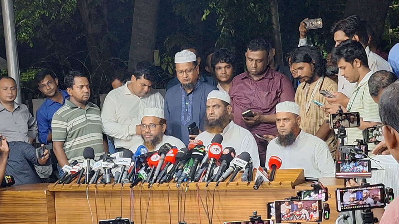 প্রধান উপদেষ্টার সঙ্গে সাক্ষাৎ শেষে যা বললেন মামুনুল হক