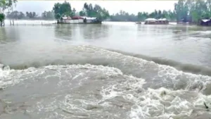 টানা বৃষ্টিতে নদীর পানি বৃদ্ধি, তিনদিনের মধ্যে ছয় জেলায় বন্যার ঝুঁকি