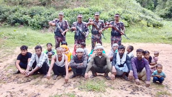 কমলগঞ্জ সীমান্তে নারী-শিশুসহ ২১ জন আটক