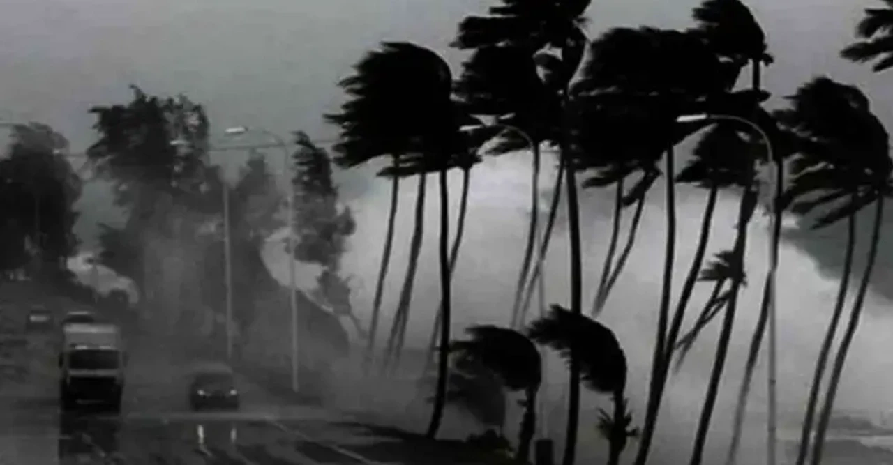 রাতেই ঝড় হতে পারে যেসব অঞ্চলে