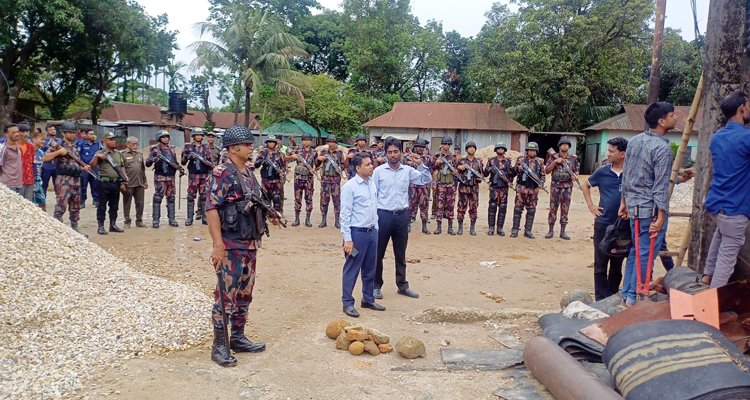জাফলংয়ে ক্রাশার মেশিনে বিদ্যুৎ বিচ্ছিন্নকরণ অভিযান