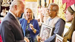‘কিংস তৃতীয় চার্লস হারমনি অ্যাওয়ার্ড’ গ্রহণ করলেন ড. ইউনূস