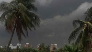 ১৩ অঞ্চলে ঝড়বৃষ্টি হতে পারে, নদীবন্দরে সতর্কতা