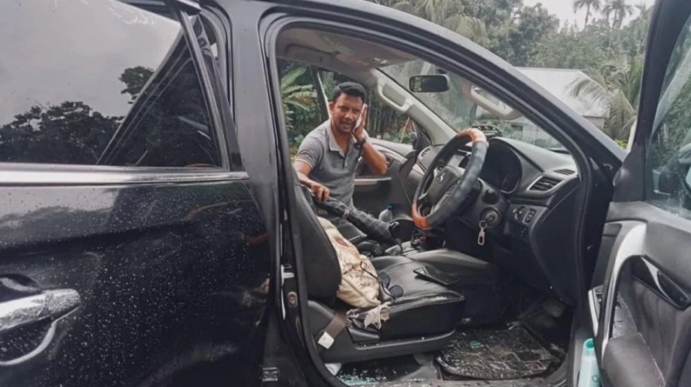 গোপালগঞ্জে এবার ইউএনওর গাড়ি বহরে হামলা-ভাঙচুর