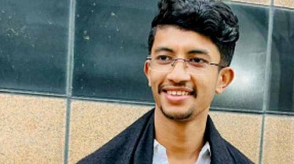 বৈষম্যবিরোধী ছাত্রনেতা রিয়াদের বাসায় মিলল ২ কোটি ২৫ লাখ টাকার চেক