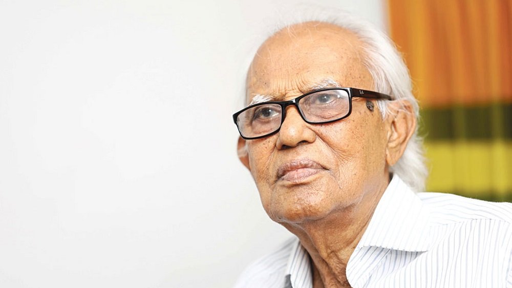 আহমদ রফিকের কফিনে শহীদ মিনারে সর্বস্তরের মানুষের শ্রদ্ধা