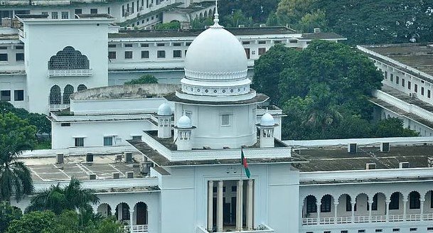 তিন বিচারপতির কাছে শুধু কিছু তথ্য চাওয়া হয়েছে, শোকজ নয়