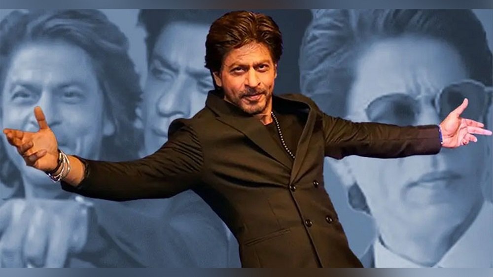 ফিট থাকতে দিনে দু’বার ভারী খাবার, কী খান শাহরুখ খান?