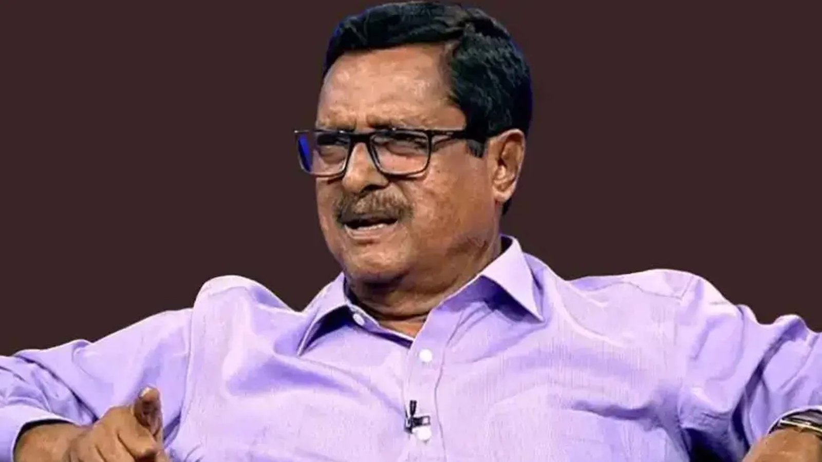 করজোড়ে অশ্রুসিক্ত হয়ে ভোট চাইলেন ফজলুর রহমান