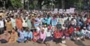 তিন দাবিতে শহীদ মিনারে প্রাথমিকের শিক্ষকরা