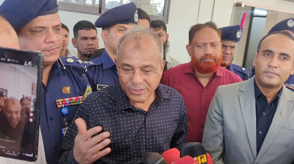 নির্বাচন ঘিরে ৯ দিন মাঠে থাকবে ‘বিশেষ’ আইনশৃঙ্খলা বাহিনী: স্বরাষ্ট্র উপদেষ্টা