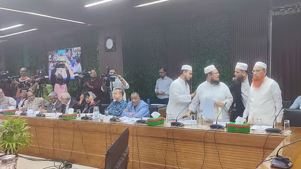 ইসির সংলাপ থেকে ইসলামী ঐক্যজোটের একাংশকে বের করে দেওয়া হলো