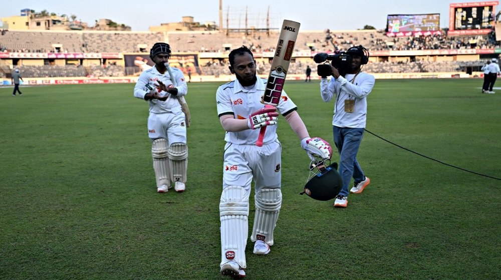 শততম টেস্টে সেঞ্চুরি করে ইতিহাস গড়লেন মুশফিক